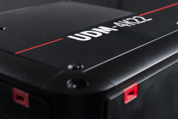 Лазерный проектор Barco UDM-4K15 (4K, 15000лм)